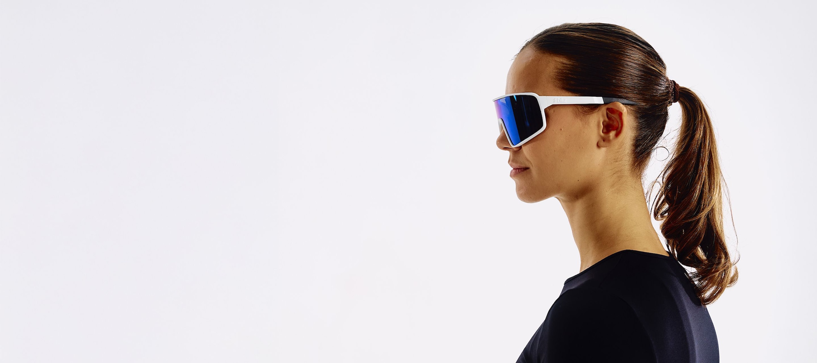 Repoussez vos limites avec les P001-Conçues pour les passionnées d'aventure, les lunettes P001 aux lignes épurées allient technologie de pointe et grande polyvalence. Grâce à notre nouveau système pour nommer nos lunettes, rechercher des équipements axés sur la performance devient beaucoup plus simple.