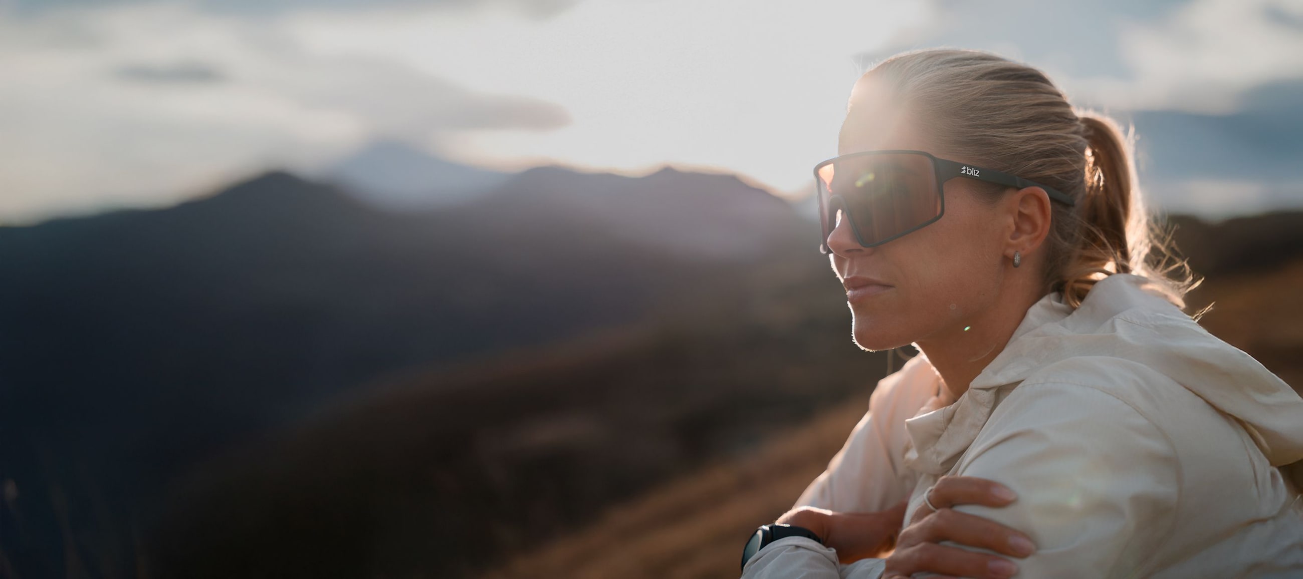 Einfach auszutauschen. Schwer zu schlagen-Bliz-Ersatzgläser sorgen für eine scharfe Sicht, trotz allem. Anpassen und konzentriert bleiben, egal was das Abenteuer bringt. Mit deinen Lieblings-Goggles und -Sonnenbrillen von Bliz kompatibel.