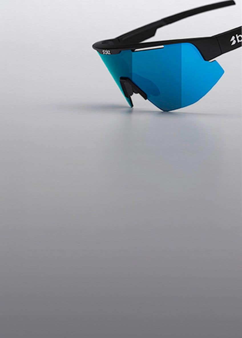 Photochromic-Nano Optics Photochromic tilpasser seg sømløst til varierende sollys og gir optimal sikt fra flatt lys til sterkt lys.